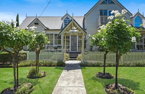 Traralgon Apartment | One-Bedroom Queen Suite