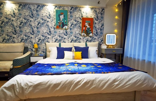 Hohhot Apartment | One Bedroom Studio Apartment in Hohhot CBD CITYMALL King Size Bed