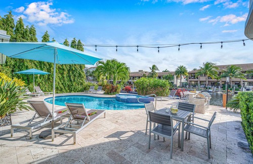Coral Ridge Condo | One-bedroom Suite | Heated pool | Dock Access | Quiet Neighborhood | SaltAire Two | RESlDENCES