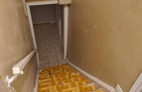 Hurontario House | One Bedroom Suite Basement Apartment with private Toilet