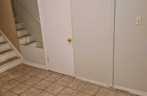 Hurontario House | One Bedroom Suite Basement Apartment with private Toilet