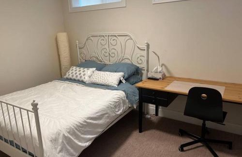 Arbutus Ridge House | One-bedroom Suite~Near downtown & UBC