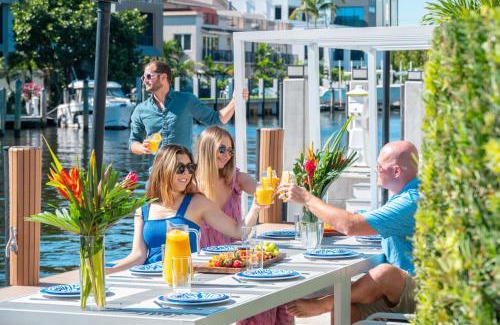 Coral Ridge Apartment | One-bedroom Suite Heated pool Dock Access Quiet Neighborhood SaltAire Three RESlDENCES