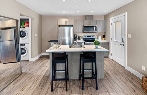 Broadmead Apartment | One Bedroom Suite with parking, centrally located