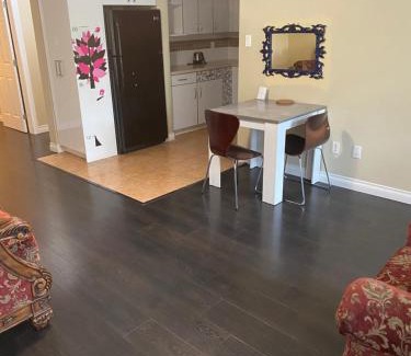 Richmond House | One bedroom suite with independent access