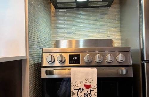 South London Apartment | One Bedroom Suite ~ Wortley Village - London Ontario