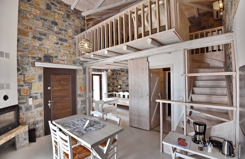 Vizari Villa | One Bedroom Villa - shared pool