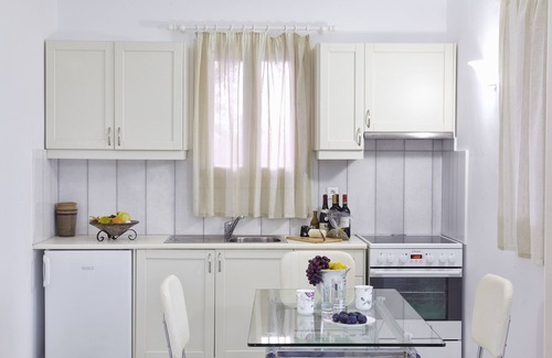 Agios Prokopios House | One bedroom villa with 1.5 bathrooms, sea view, breakfast incl.