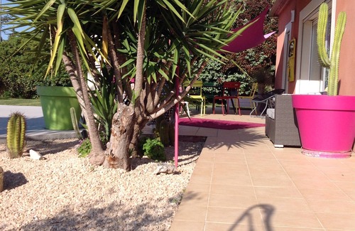 Marguerittes House | One bedroom with private bathroom. Charm and tranquility