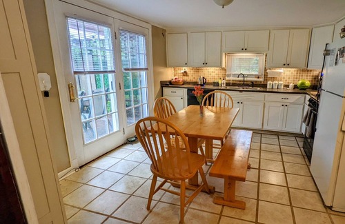 Williamsville House | One block from Main Street, free parking, pets allowed