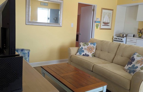 Atlantic Beach Condo | One BR beach condo with pool!