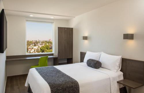 Cuauhtemoc Hotel | One Ciudad de Mexico La Raza