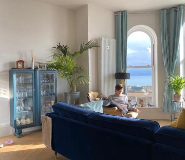 Bognor Regis House | One Double bedroom with en-suite at the Royal - Homestay - not Hotel