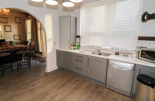 Greetland Cottage | ONE EIGHT THREE GUEST COTTAGE, family friendly in Holywell Green