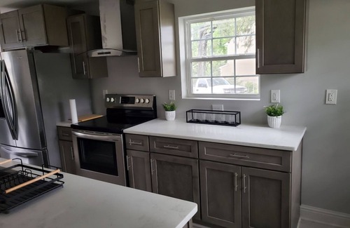 Charlotte House | One family home in the Waverly section with many restaurants, banks, & shopping