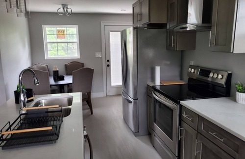 Charlotte House | One family home in the Waverly section with many restaurants, banks, & shopping