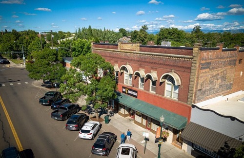 Walla Walla Apartment | One — King Bed, Historic Downtown Apartment in Nicely Appointed Building on Main Street