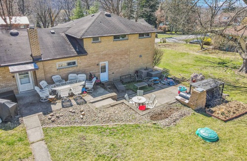 Plum House | One mile from the US Open with 3 en suites!