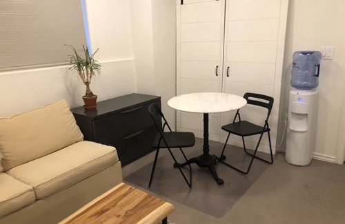 Murray Apartment | One Night Stay - Late check-in