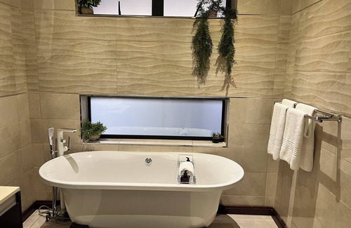 Ekurhuleni Hotel | ONE O EIGHT BOUTIQUE HOTEL