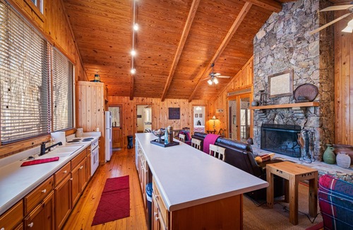 Mentone Cabin | One Oar Missing, directly on Little River w/double fireplaces
