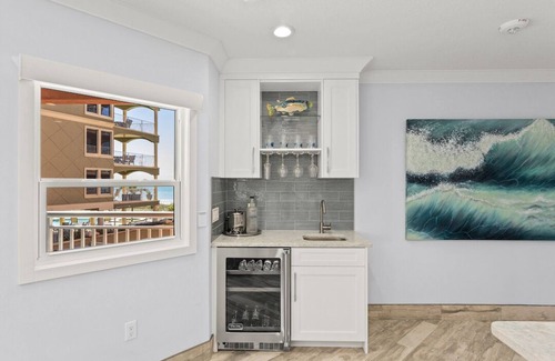 Seminole Condo | One-of-a-Kind … 4 Bdrm, 3.5 Bath Beach Chateaux Condo . Just Steps to Beach