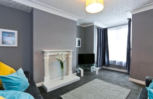 Leeds House | One of a Kind 4 Bed Guest House