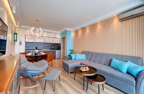 Sunny Beach Apartment | One of a kind Beachfront Smarthome One Bedroom Apartment