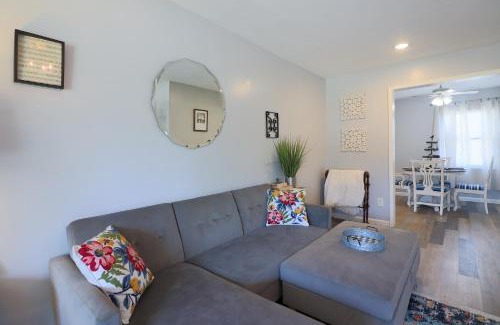 Galveston House | One-of-a-kind home near Moody Gardens and Bayou - Cute & cozy as can be