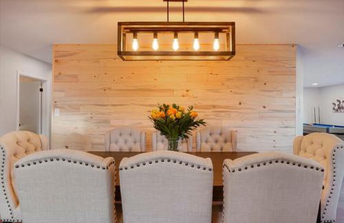 Berkley House | One of a Kind Home with HOT TUB Pool Table and Fire Pit 4 Miles to DT