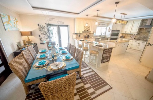 Ealing Park Villa | One of a Kind Insta-Worthy South Coast Villa - Ocean views