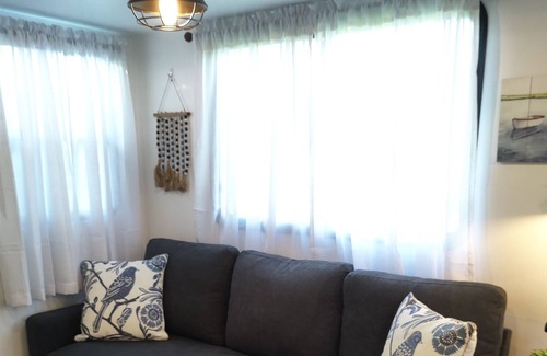 French Quarter House | One of a kind! Relax by the pool 🍹 and enjoy waterfront views!🏖️