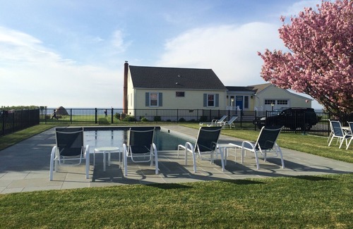 Greenport Cottage | One Of A Kind, Resort- Like Waterfront Cottage In Wine Country