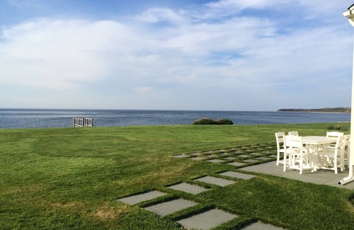 Greenport Cottage | One Of A Kind, Resort- Like Waterfront Cottage In Wine Country