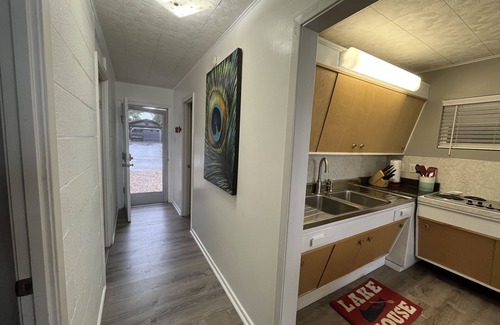 New Braunfels Cabin | One of a Kind Vintage Lakefront Getaway on Lake Dunlap-W/D, fire pit, 4 tvs