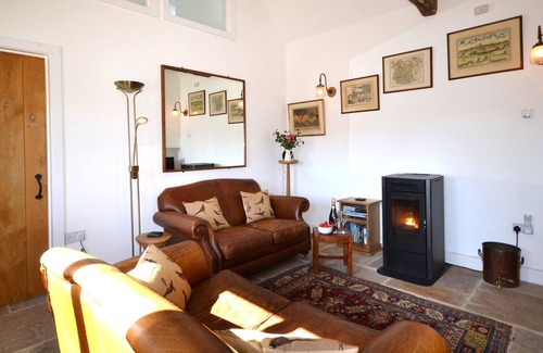 Chillenden Cottage | One of a pair of tastefully converted stables sleeping 4, is set over 2 floors with a wealth of beam