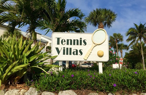 Stuart Condo | One of the best Tennis Villa condos, steps away from the beach!