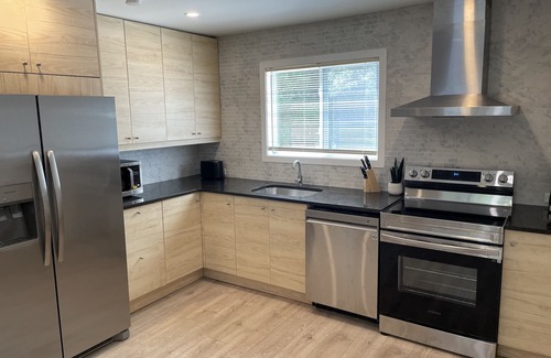 Albrightsville House | One of the kind fully loaded house located walking distance from cozy lake