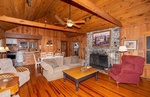 Waynesville Cabin | One of Waynesville's most treasured and historic vacation cabins