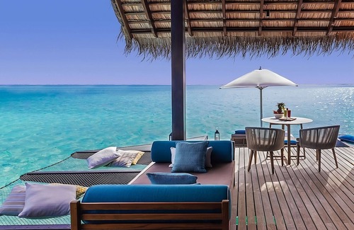 Reethi Rah Hotel | One&Only Reethi Rah, Water Villa Two Queen Beds!