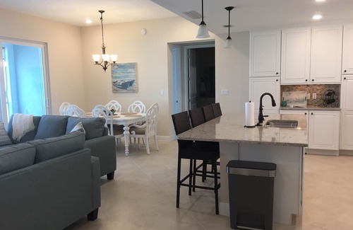 Whitney Beach Condo | One Particular Harbour Penthouse with Views of Anna Maria Sound
