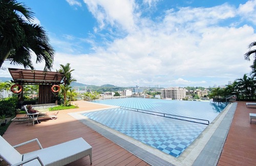 Guadalupe Apartment | One Pavilion Place by P&J