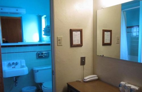 Cortez Apartment | One Queen Bed and Private Bath at Aneth Lodge