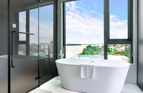 Vientiane Hotel | One Riviera Hotel and Residences