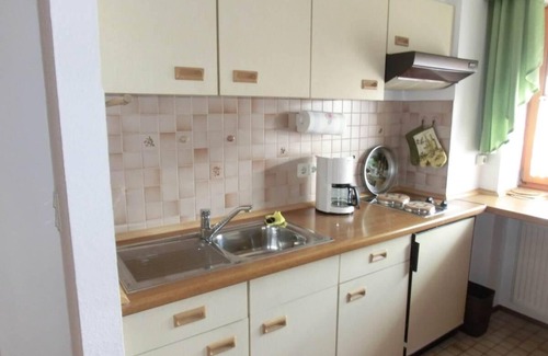 Safferstetten Apartment | One-room apartment (35 sqm) with covered south-facing balcony
