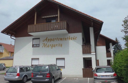 Safferstetten Apartment | One-room apartment (35 sqm) with covered south-facing balcony