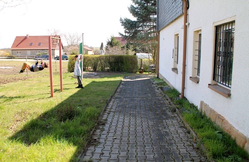 Droyßig Apartment | One-room apartment with separate entrance