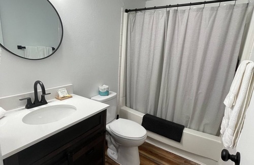 Meeker Cabin | One Room Cabin with Kitchenette