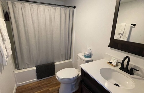 Meeker Cabin | One Room Cabin with Kitchenette