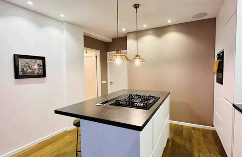 Hoofddorppleinbuurt Bed & Breakfast | One room near Vondelpark